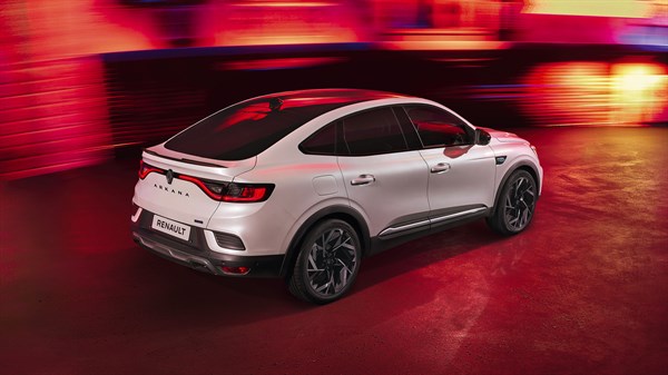 Renault Arkana full hybrid E-Tech - multimédia - assistance connectée