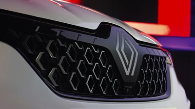 assurance auto connectée - financement et services - Renault Arkana full hybrid E-Tech